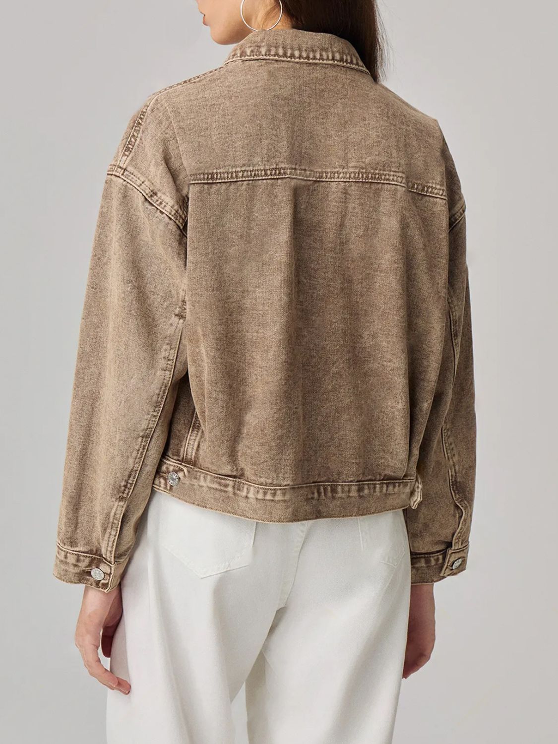 Pocketed Collared Neck Denim Jacket. Y@X@N@H