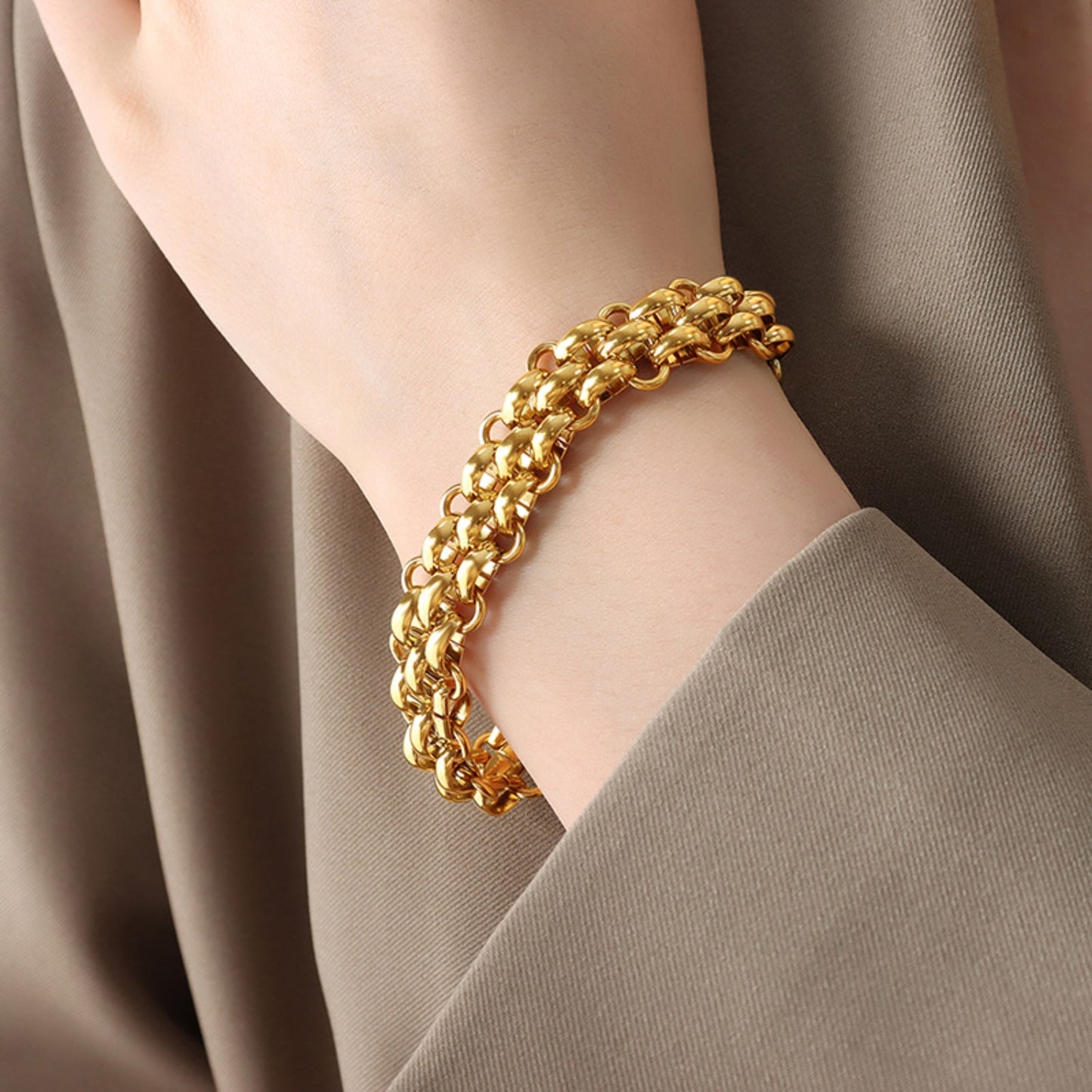 Gold-Plated Toggle Clasp Bracelet - 2 COLORS  M^L